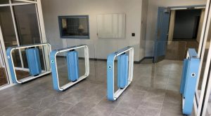 بوابات ASSA ABLOY الأمنية البوابات السريعة للتحكم في دخول الأفراد